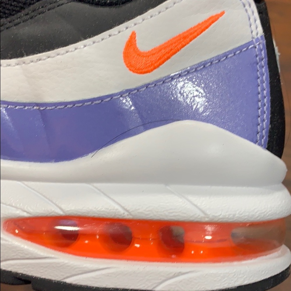 NIKE AIR MAX ‘95 LE (GS) black/total orange - Picture 5 of 16